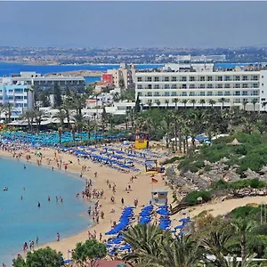 nelia-beach.hotelsatayianapa.com/